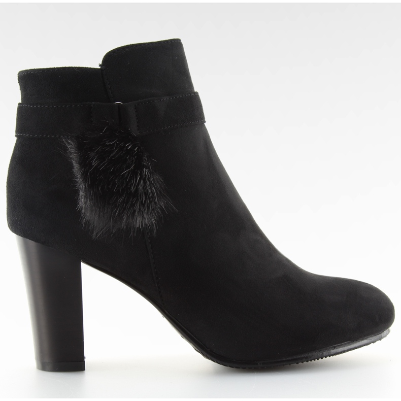 Botas negras con pompón negro H192 negro