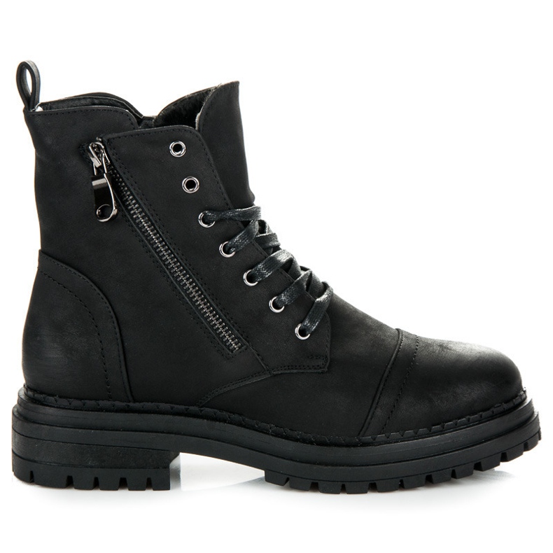 Vices trabajadores negros en tacones bajos