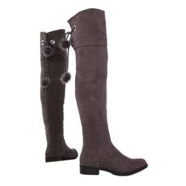Botas mosqueteras moca con pompones multicolor marrón