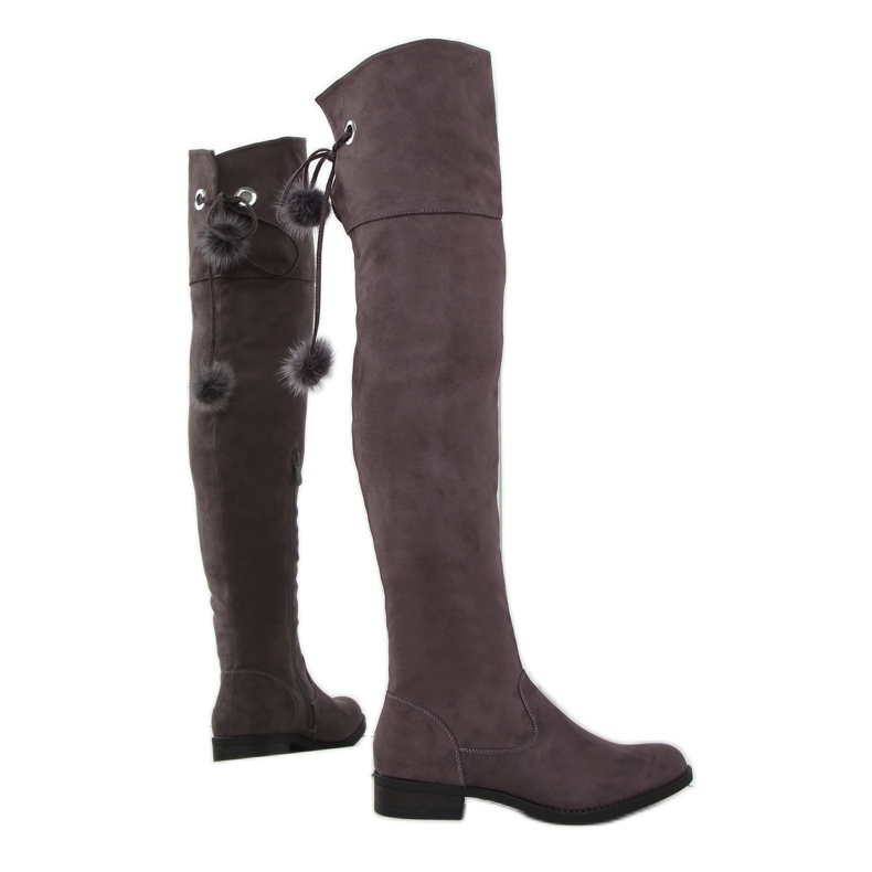 Botas mosqueteras moca con pompones multicolor marrón