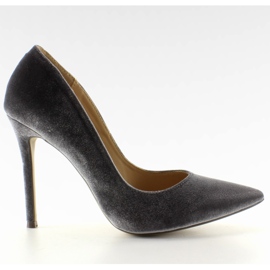 Increíbles tacones de terciopelo gris