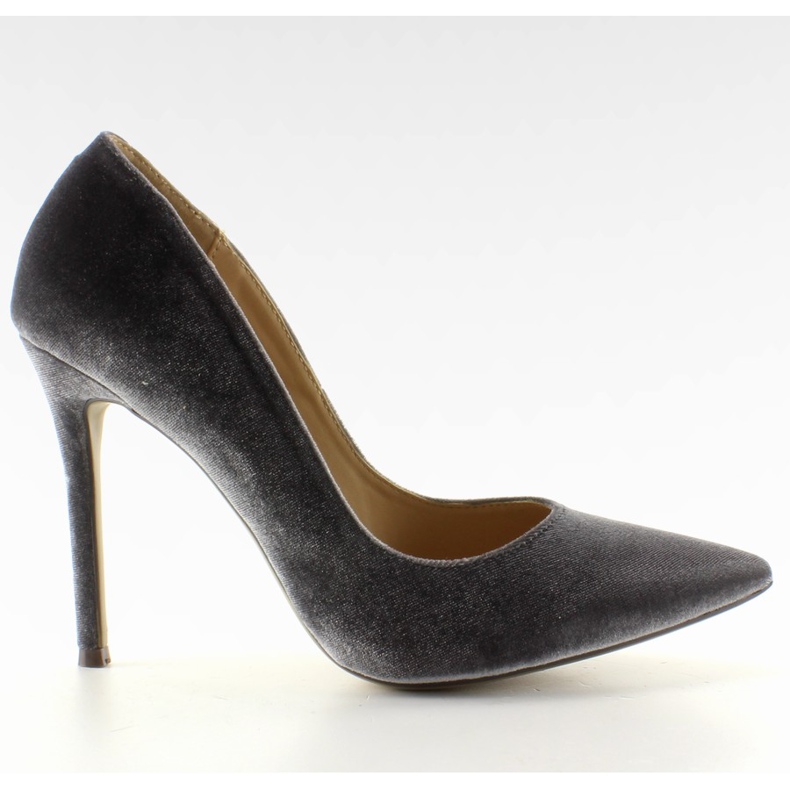 Increíbles tacones de terciopelo gris