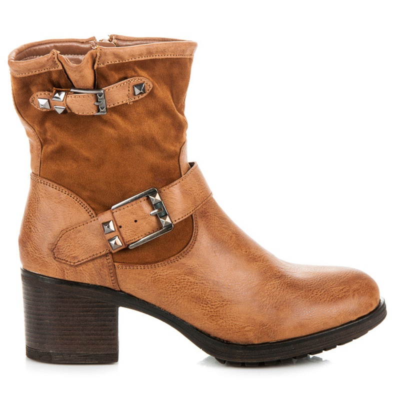 Super Mode trabajadores marrones en un bar marrón Super Mode trabajadores marrones en un bar marrón