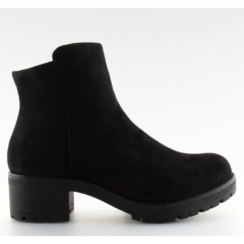 Botas de mujer negras con tacones anchos. negro Botas de mujer negras con tacones anchos. negro