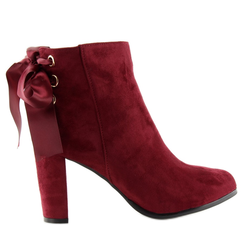 Botas en el post vino burdeos A852. rojo