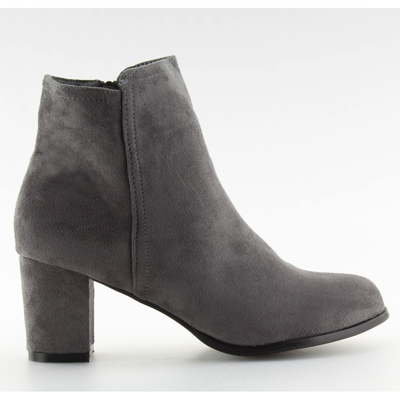 Tacones grises grises clásicos