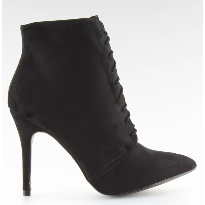 Botas negras sobre un negro LB-229 negro