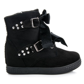 Zapatillas deportivas con lazos negro