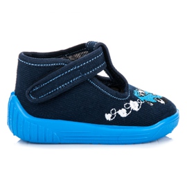 Reweks Zapatillas con un coche azul