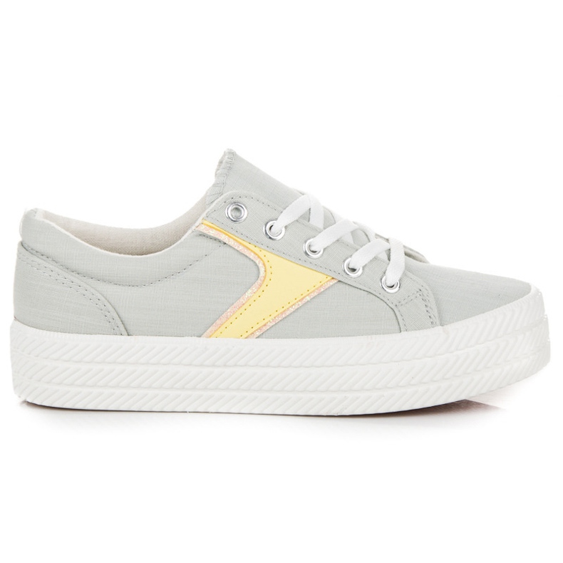 Kylie Zapatillas en la plataforma gris