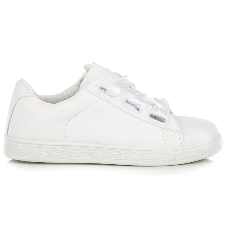 Zapatillas de deporte con estilo con una cinta blanco Zapatillas de deporte con estilo con una cinta blanco