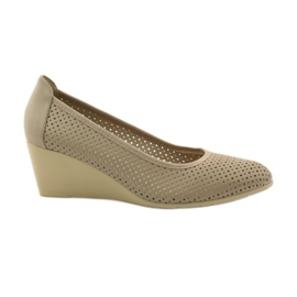 M.Daszyński Zapatos de salón con cuña para mujer Daszyński 113 beige