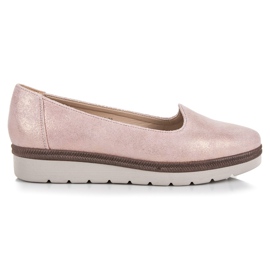 Vinceza Lordsy en la plataforma rosa