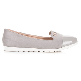 Vinceza Lordsy con puntera barnizada gris