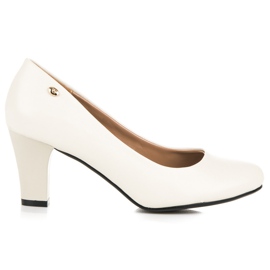 Vices Bombas de color beige claro en el pilar