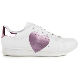 Zapatillas blancas con corazón. blanco púrpura