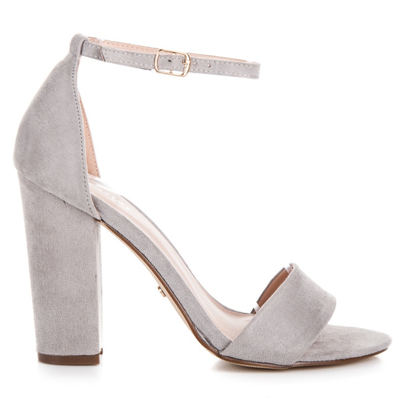 Seastar Sandalias de gamuza en un post gris