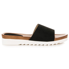 Babuchas vinceza ante negro