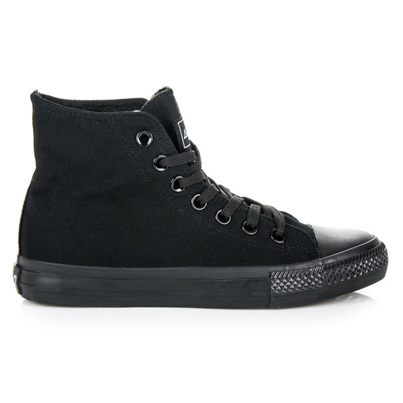 Zapatillas con cordones por encima del tobillo. negro