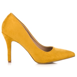 Tacones ante amarillo