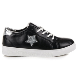 Deportivas atadas con estrella negro