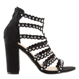 Sandalias negras de tacón con tachuelas negras negro