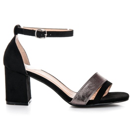 Sandalias vinceza ante tacón alto negro