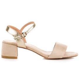 Sandalias beige de tacón alto de VINCEZA