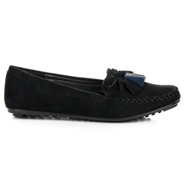 Mocasín ante negro