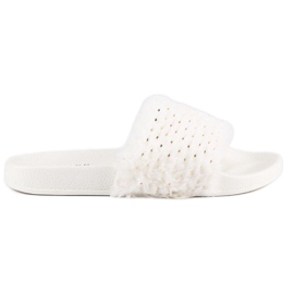 Erynn Chanclas blancas con pelo blanco Erynn Chanclas blancas con pelo blanco