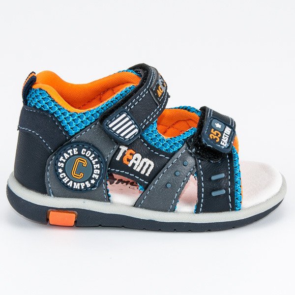 American Club Sandalias azul marino para un niño.
