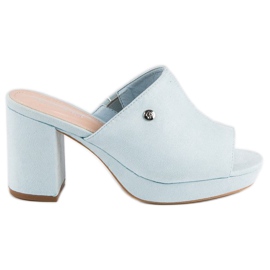 Milaya Zapatillas en el puesto azul