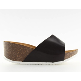 Black JM26 zapatillas negras en una cómoda cuña negro