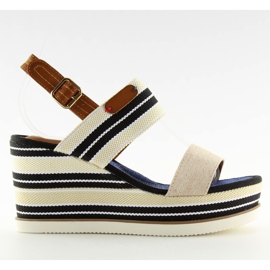 Sandalias beige con tacón cuña D-37 beige