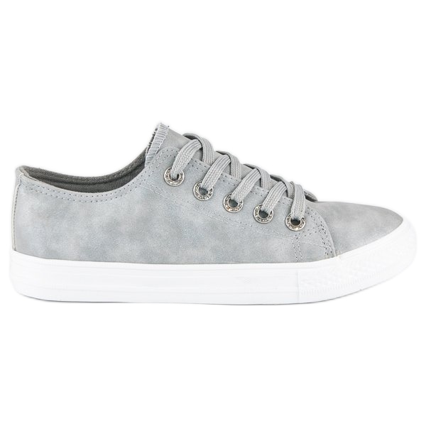Zapatillas de deporte de moda con un enlace. gris