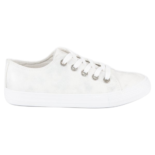 Zapatillas de deporte de moda con un enlace. blanco