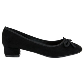 Bombas en tacones bajos negro