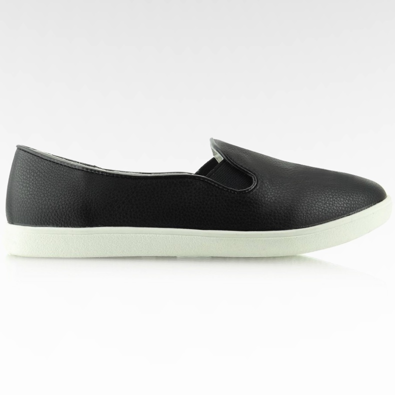 Punteras de almendra sin cordones A910 Negro