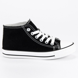 Atado zapatillas sobre tobillo negro