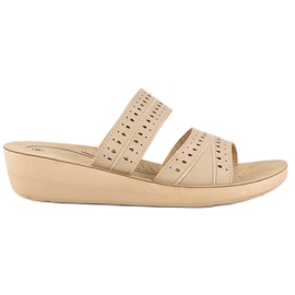 Zapatillas cuña beige