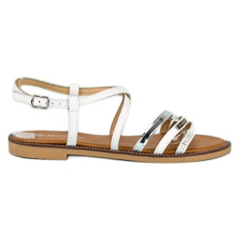 Bestelle Sandalias blancas abrochadas con hebilla. blanco