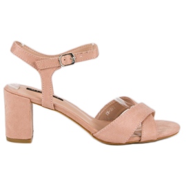 Milaya Sandalias rosas en un post