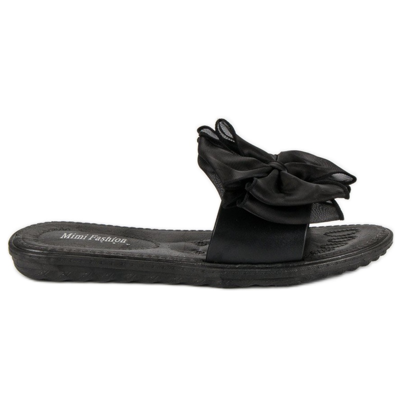 Zapatillas con lazo negro Zapatillas con lazo negro
