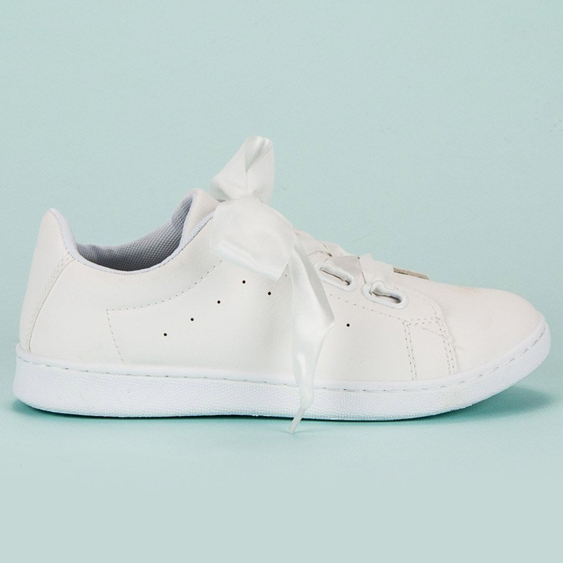 Deportivas de ante con lazo blanco