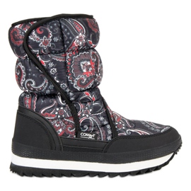 Botas de nieve para el invierno. negro rojo