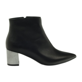 Botas sin aislamiento Neścior 110-B negro