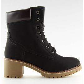 Botas de madera con tacón negro 7-9028