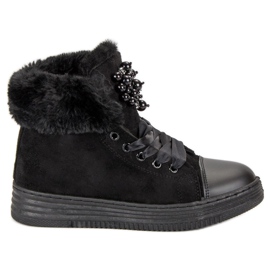 Zapatillas elegantes con aislamiento. negro