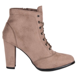 Juliet Botas atadas en el poste marrón