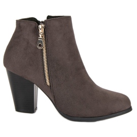Groto Gogo Botines de gamuza en una barra gris